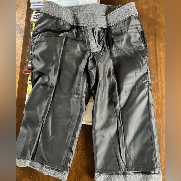 T3 - Selé wool capri shorts - Picture 9 of 11